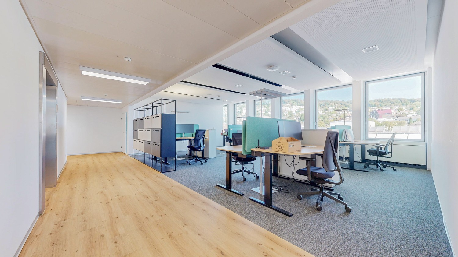 2140m² office