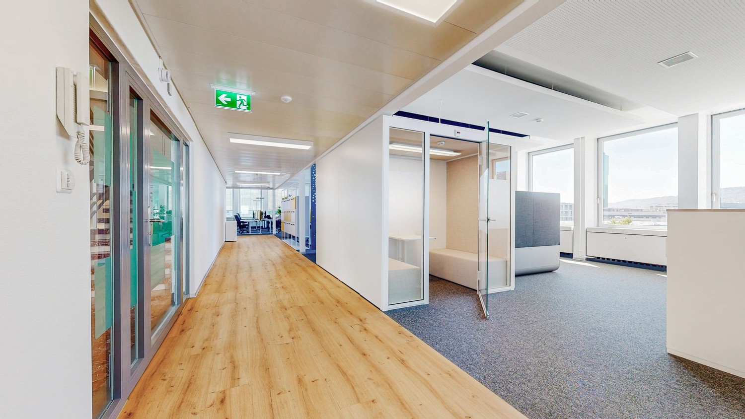 2140m² office