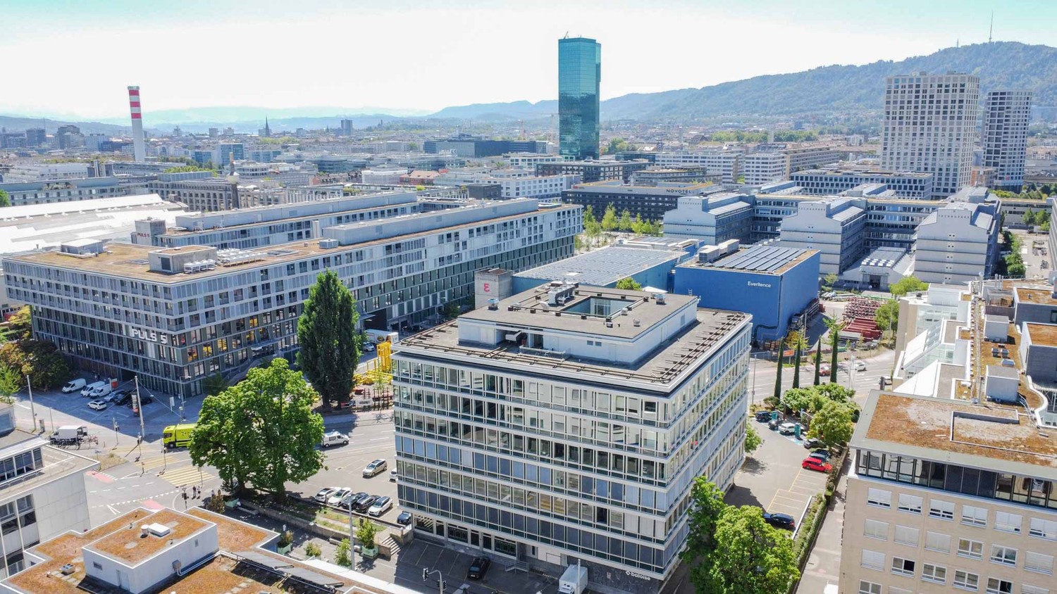 2140m² office