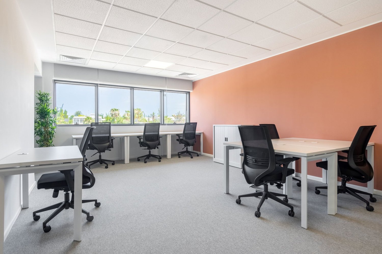 300m² office