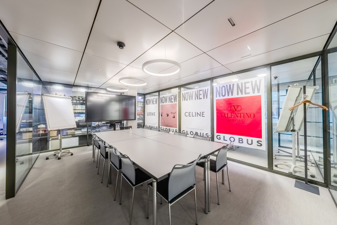 528m² office