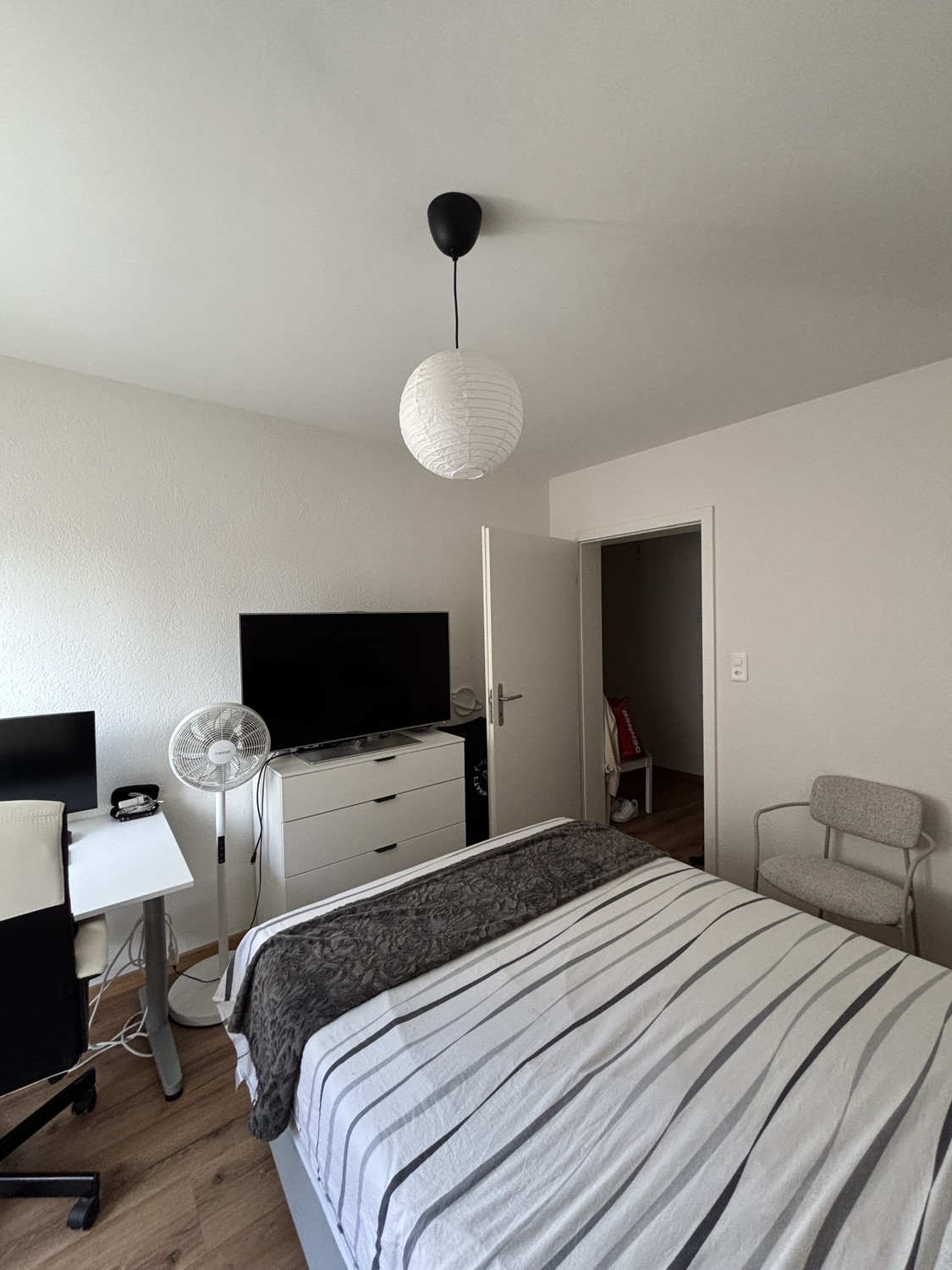 Private bedroom apartment in Zurich, photo 2 of 4