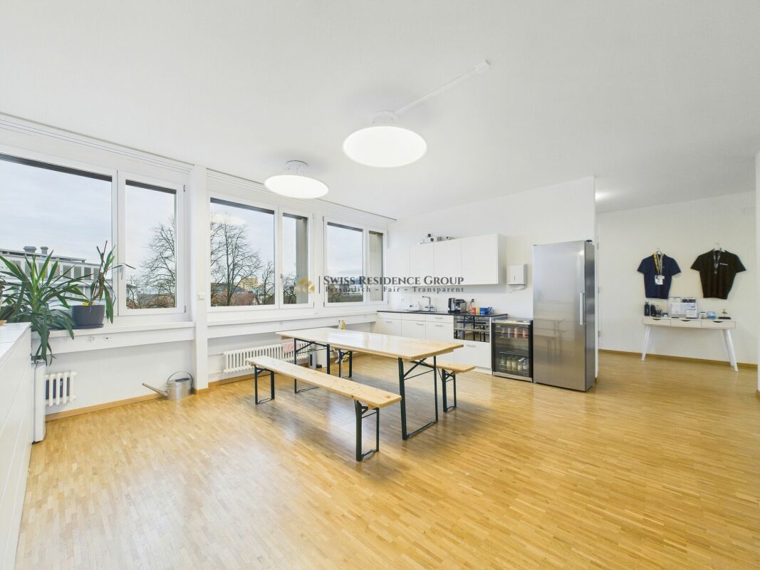 178m² office