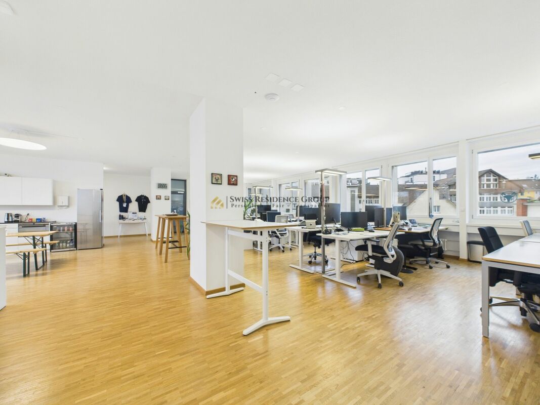 178m² office