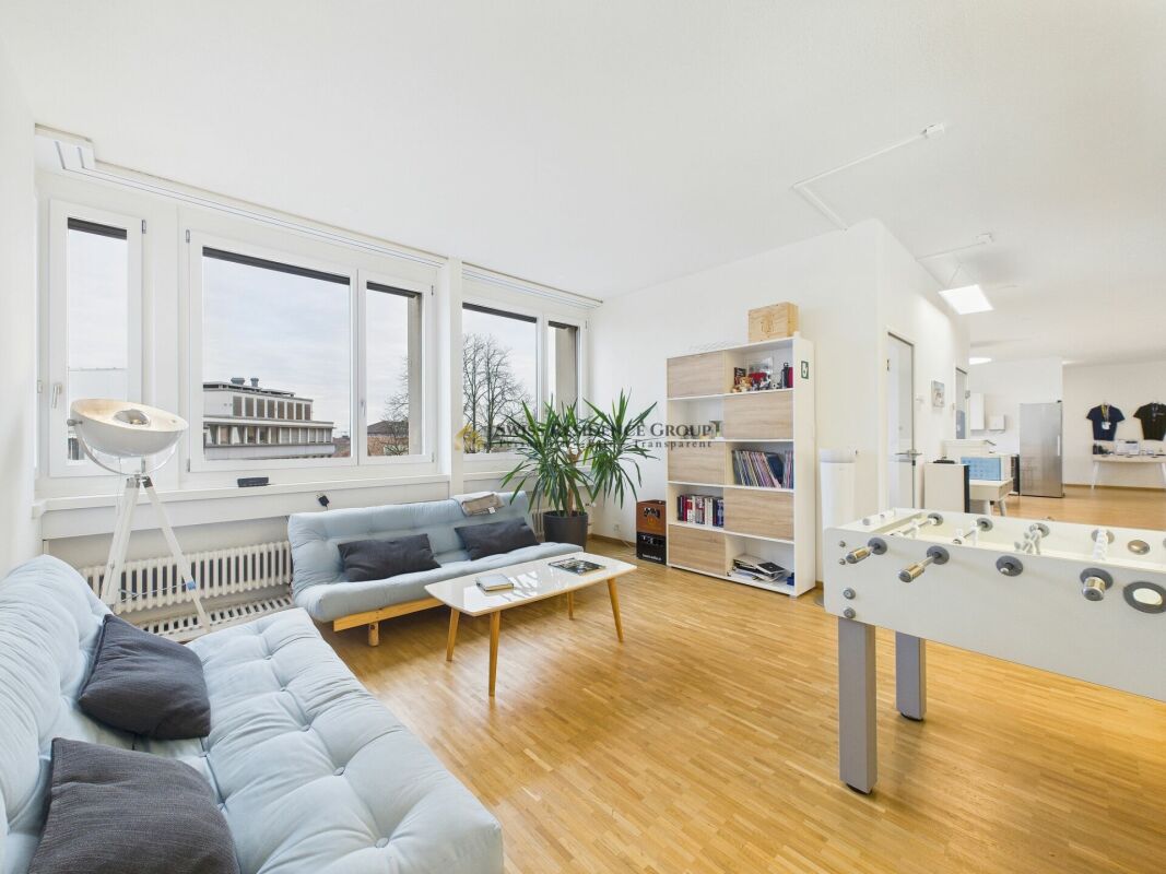 178m² office