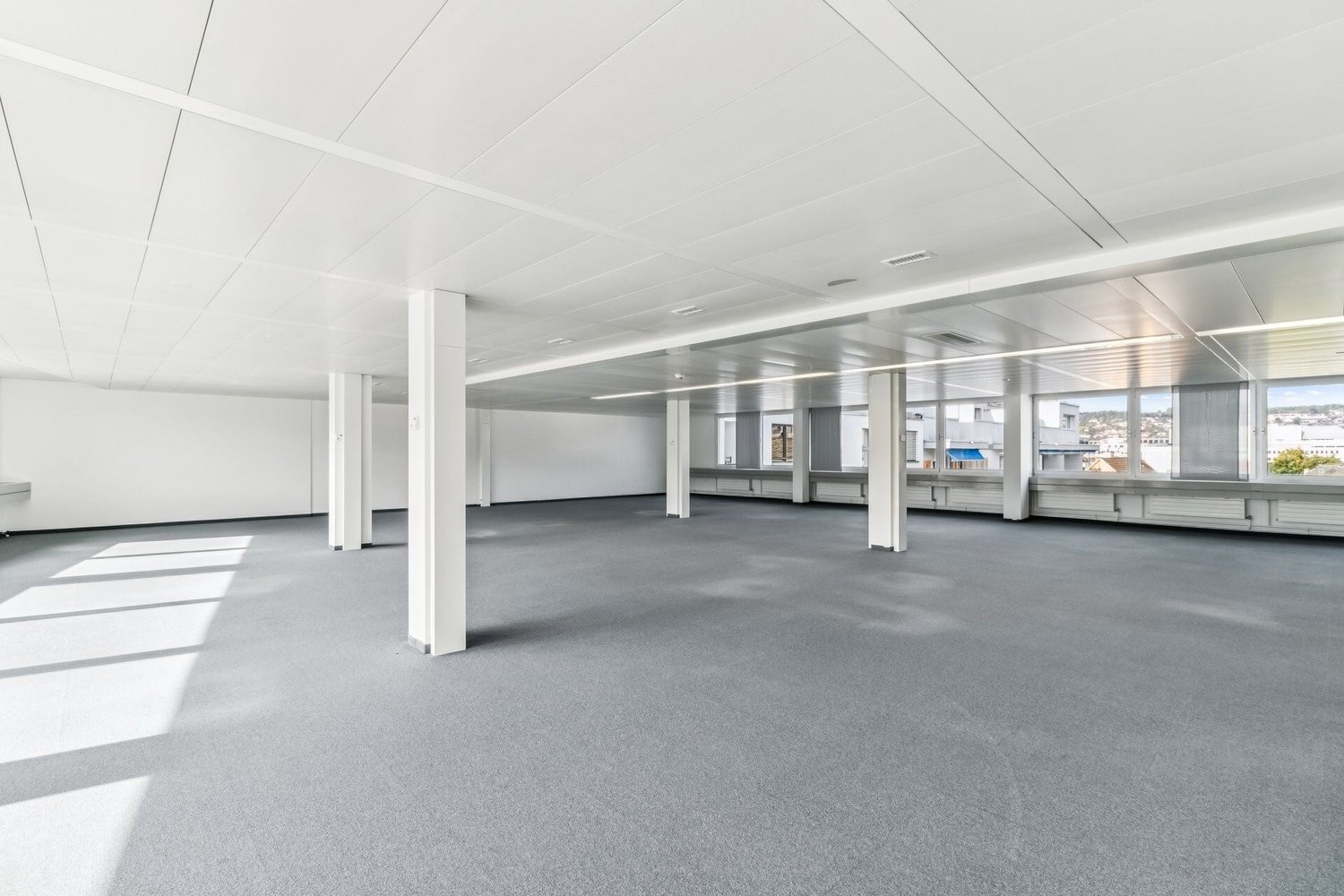 311m² office