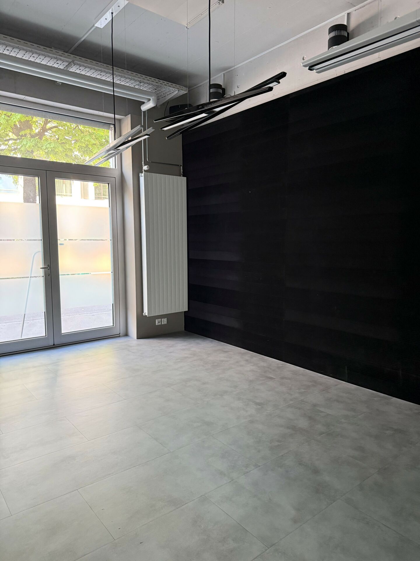 230m² commercial