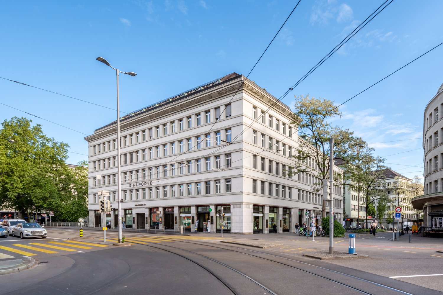 60m² office