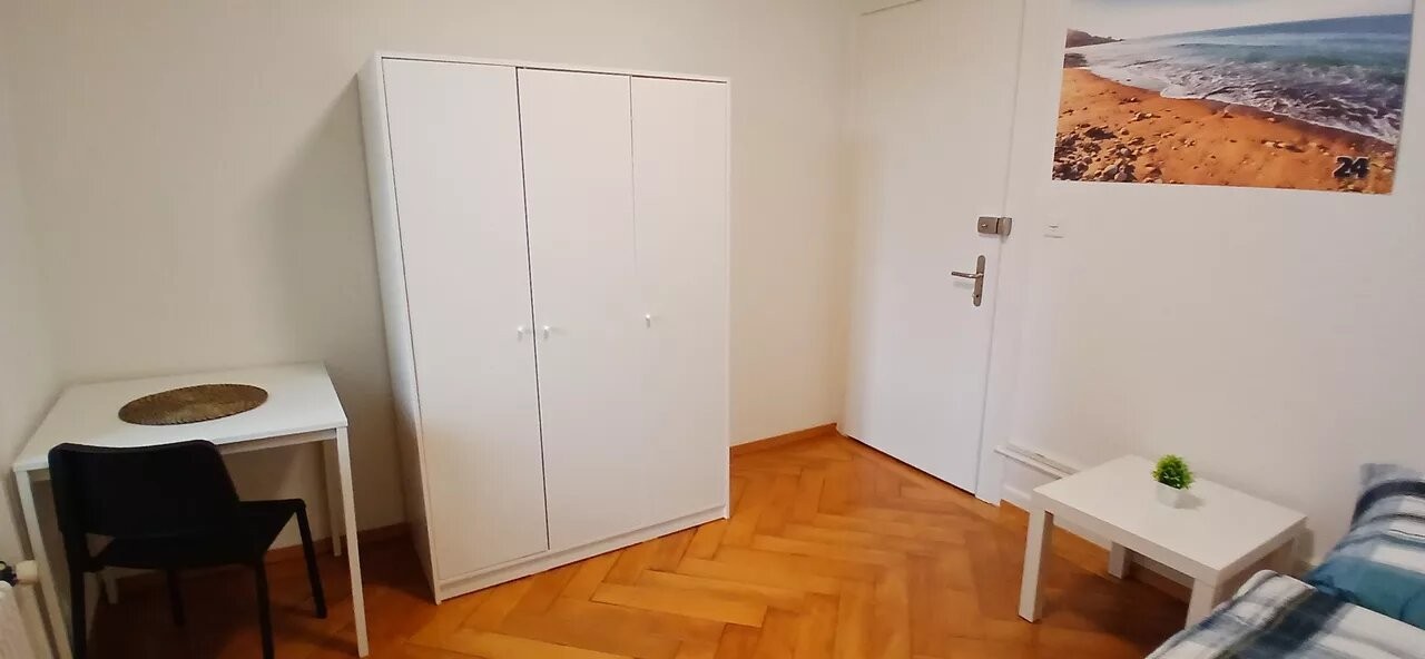 Stanza in un appartamento condiviso
