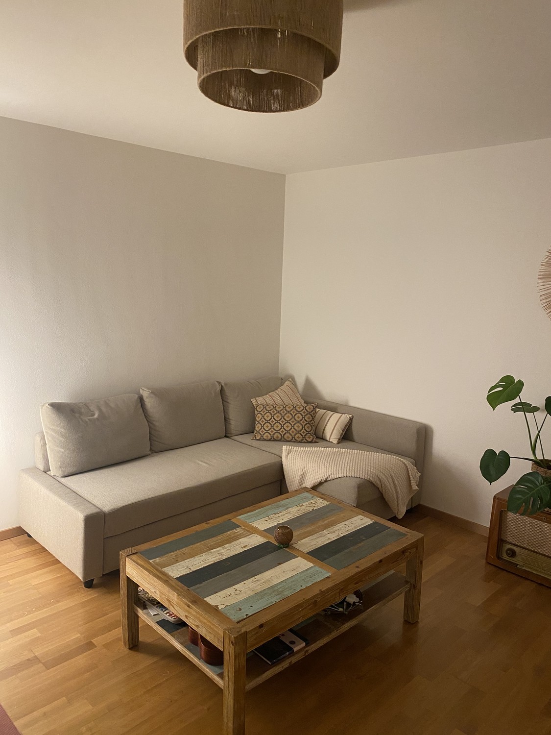 2 ½ room apartment

2.5-room apartment in Zürich Wiedikon for sublet.

I am subletting my cozy 2.5-room apartment in Wiedikon from 16 October to 24 November.

Important: I am looking for a clean, reliable and tidy person who treats the apartment with care. It would also be important to me that you t