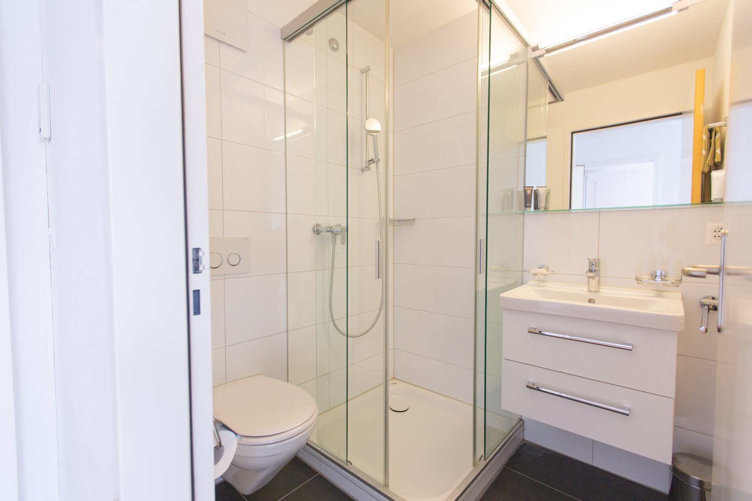 2 rooms furnished flat