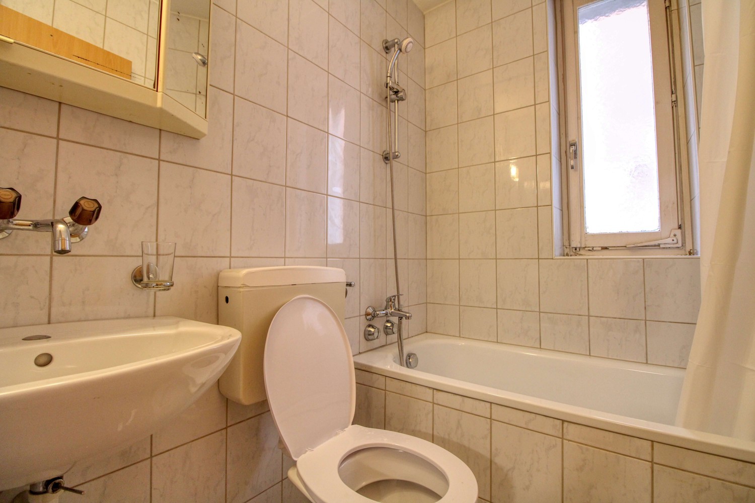 1 room single room, photo 9 of 10