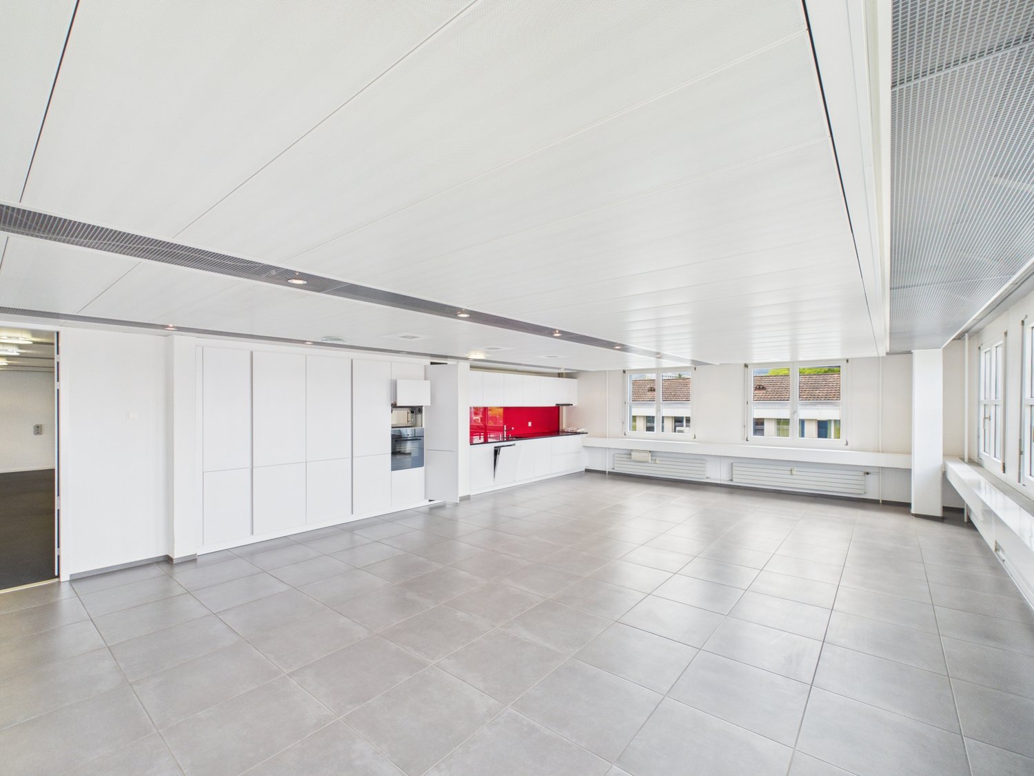 534m² office