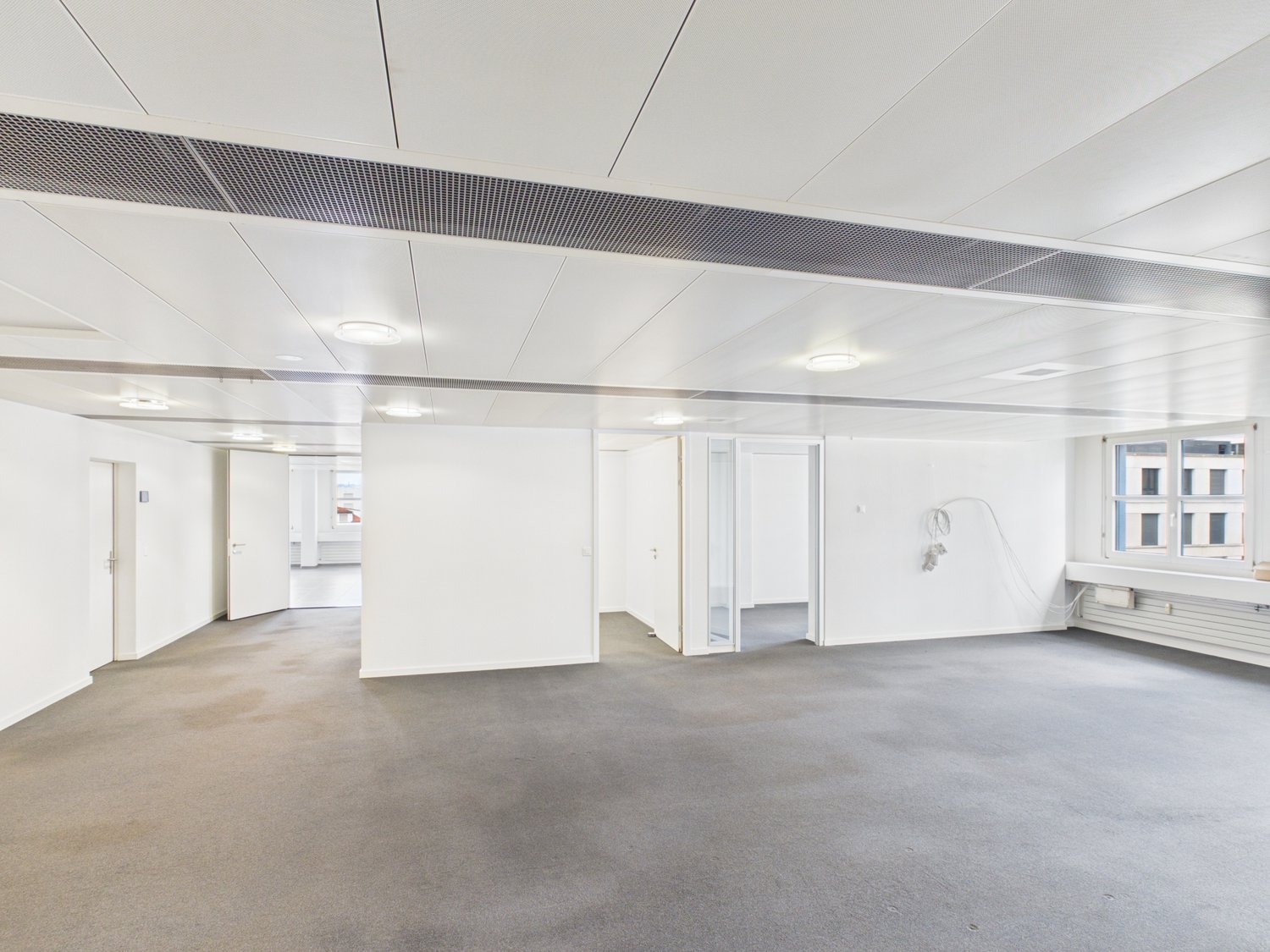534m² office