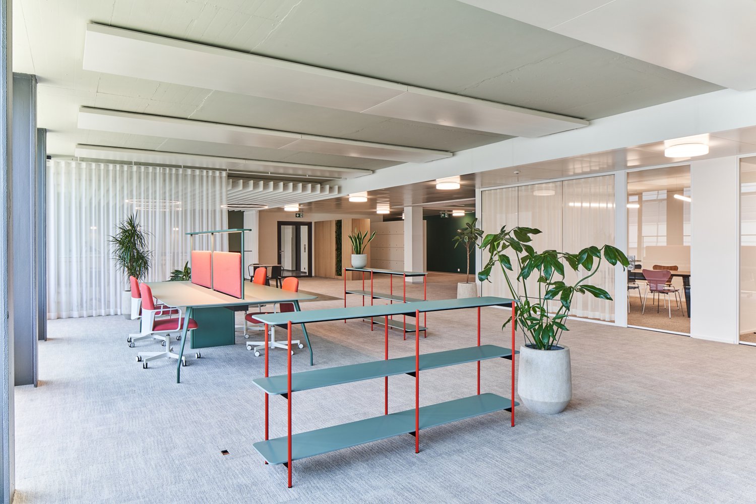 940m² office