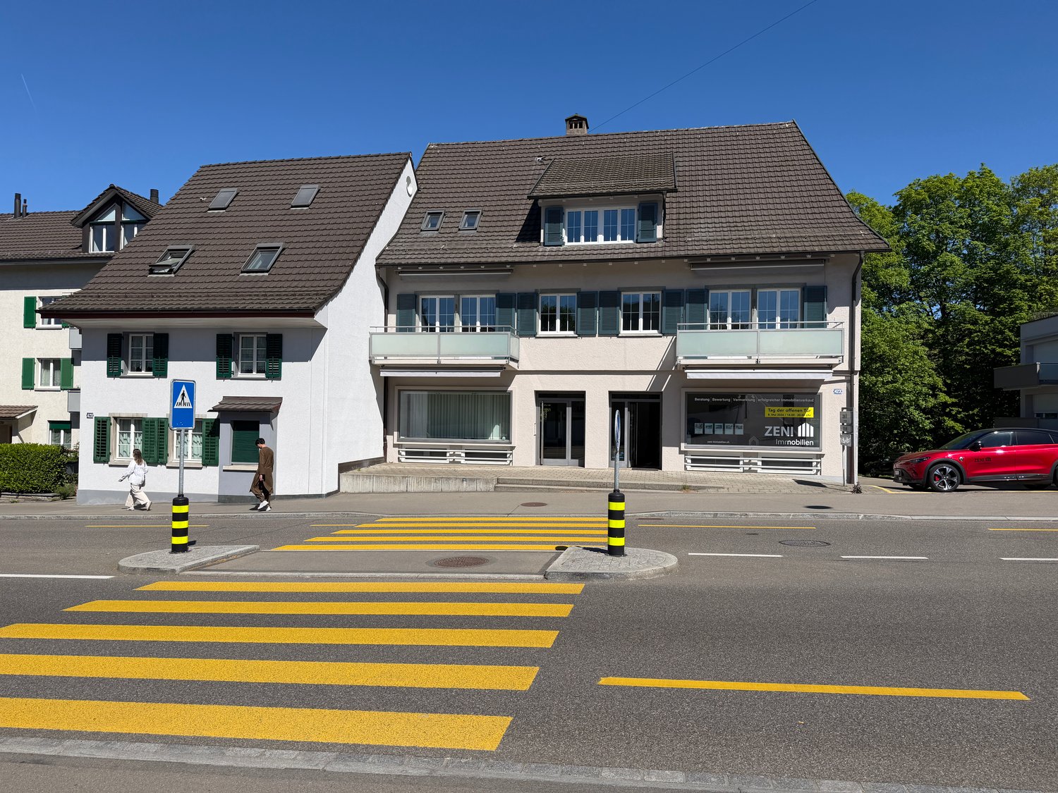 52m² shop