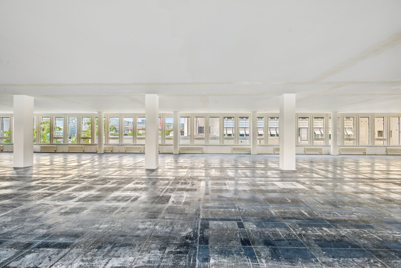 604m² bureau