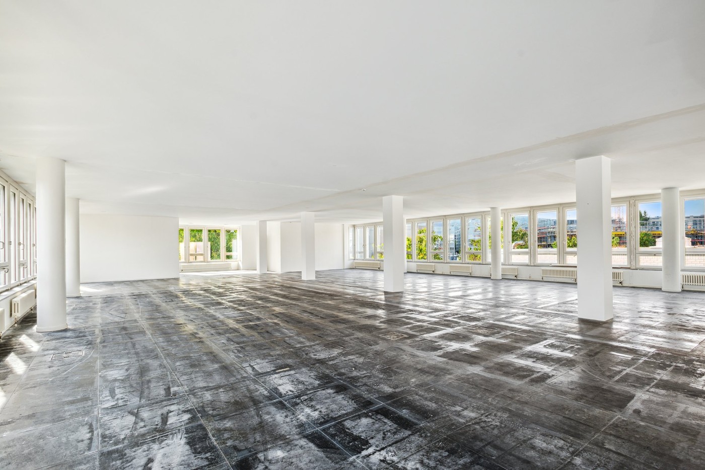604m² bureau