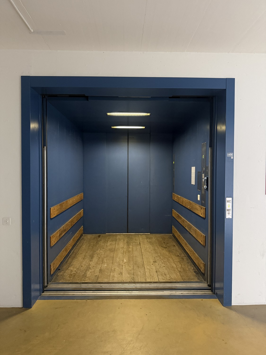 60-60m² commercial