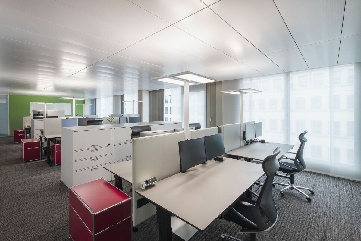 1124m² office