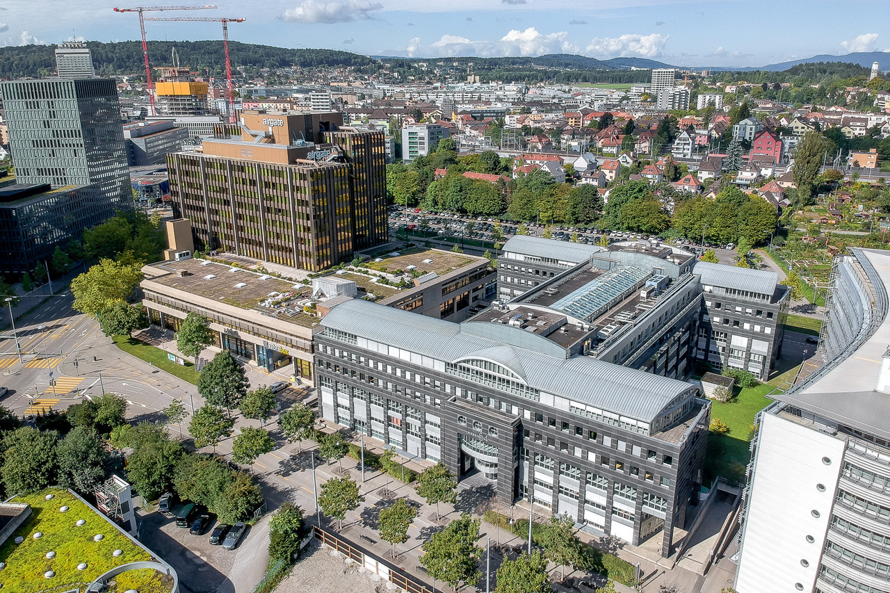 340m² office