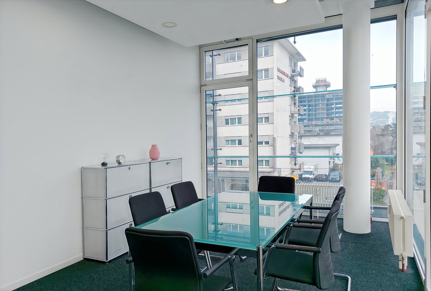 300m² office