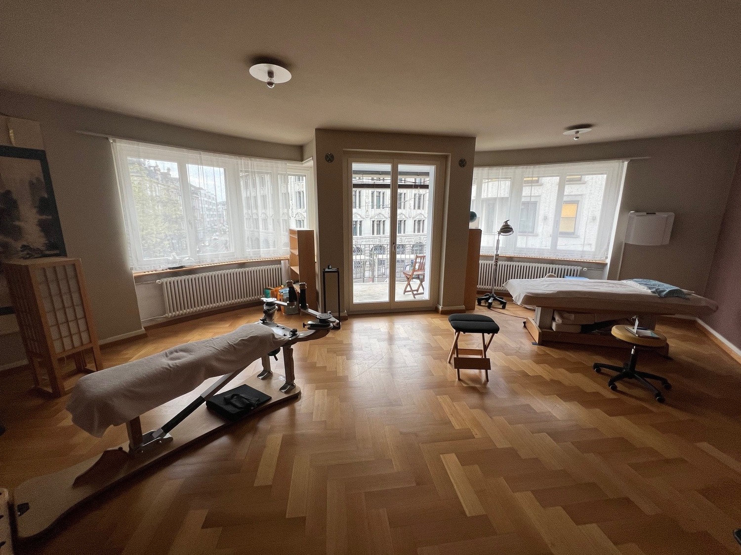 5 rooms apartment