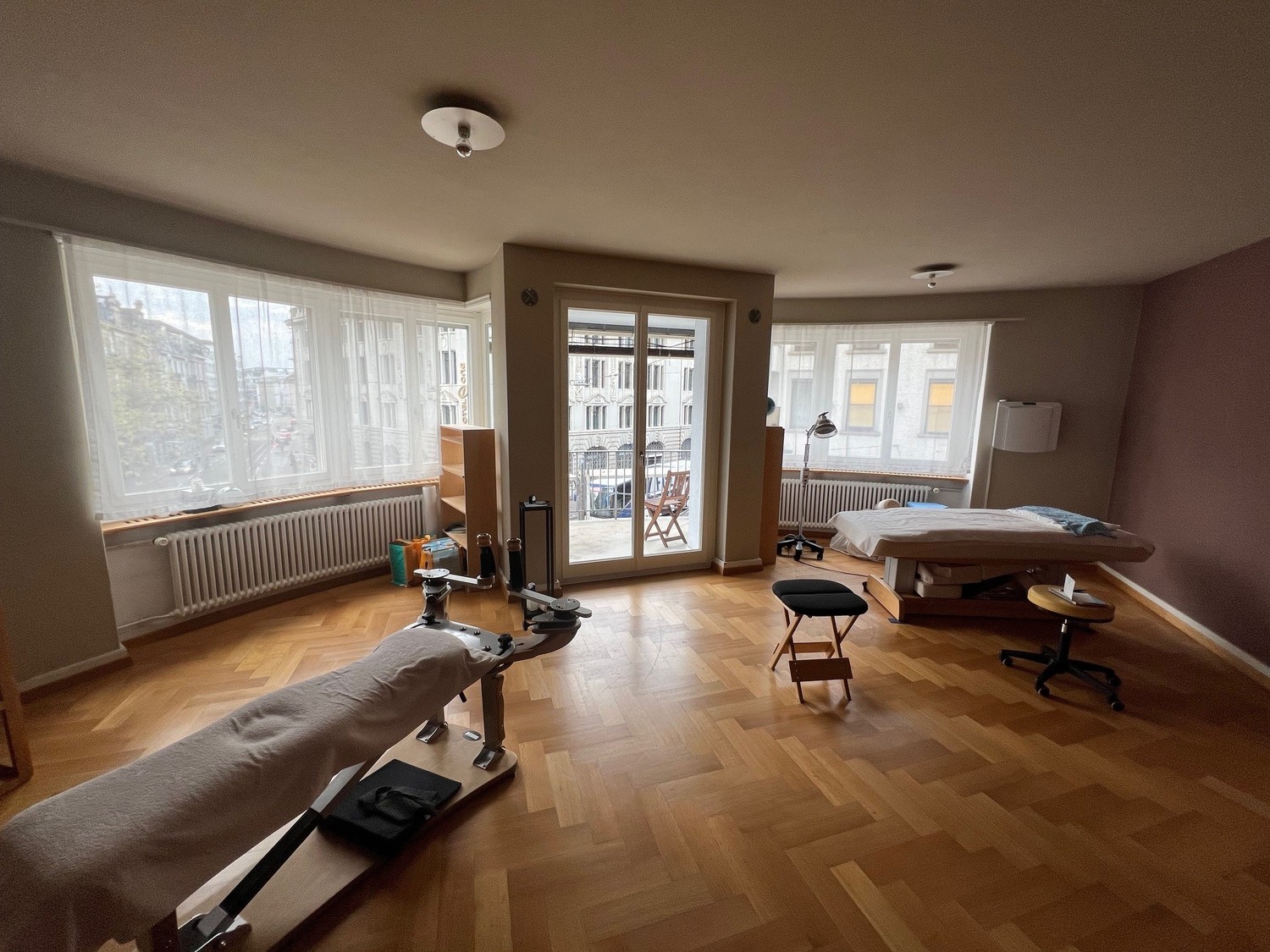 5 rooms apartment
