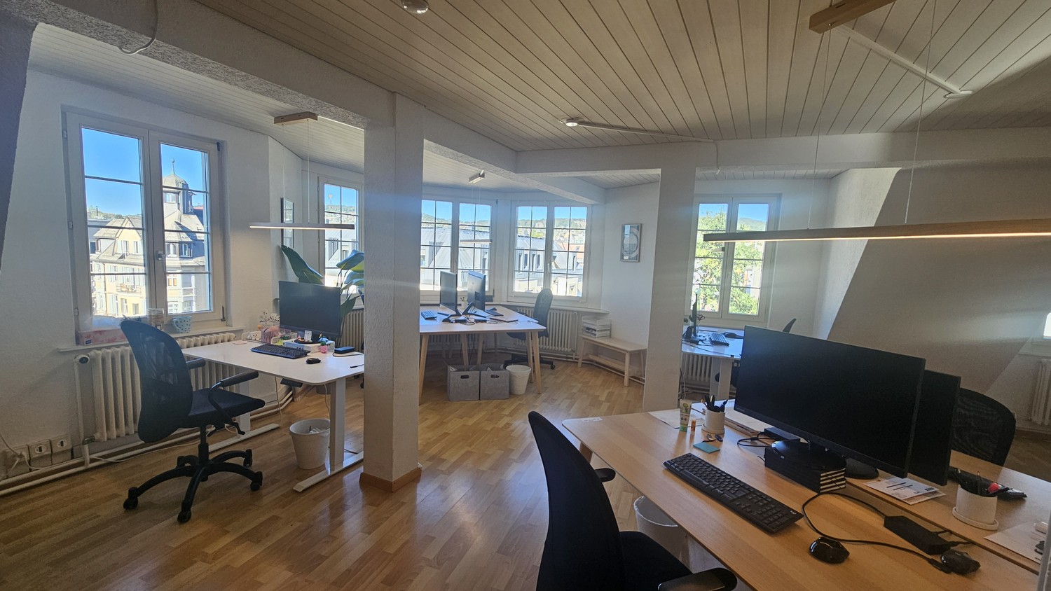 90m² office