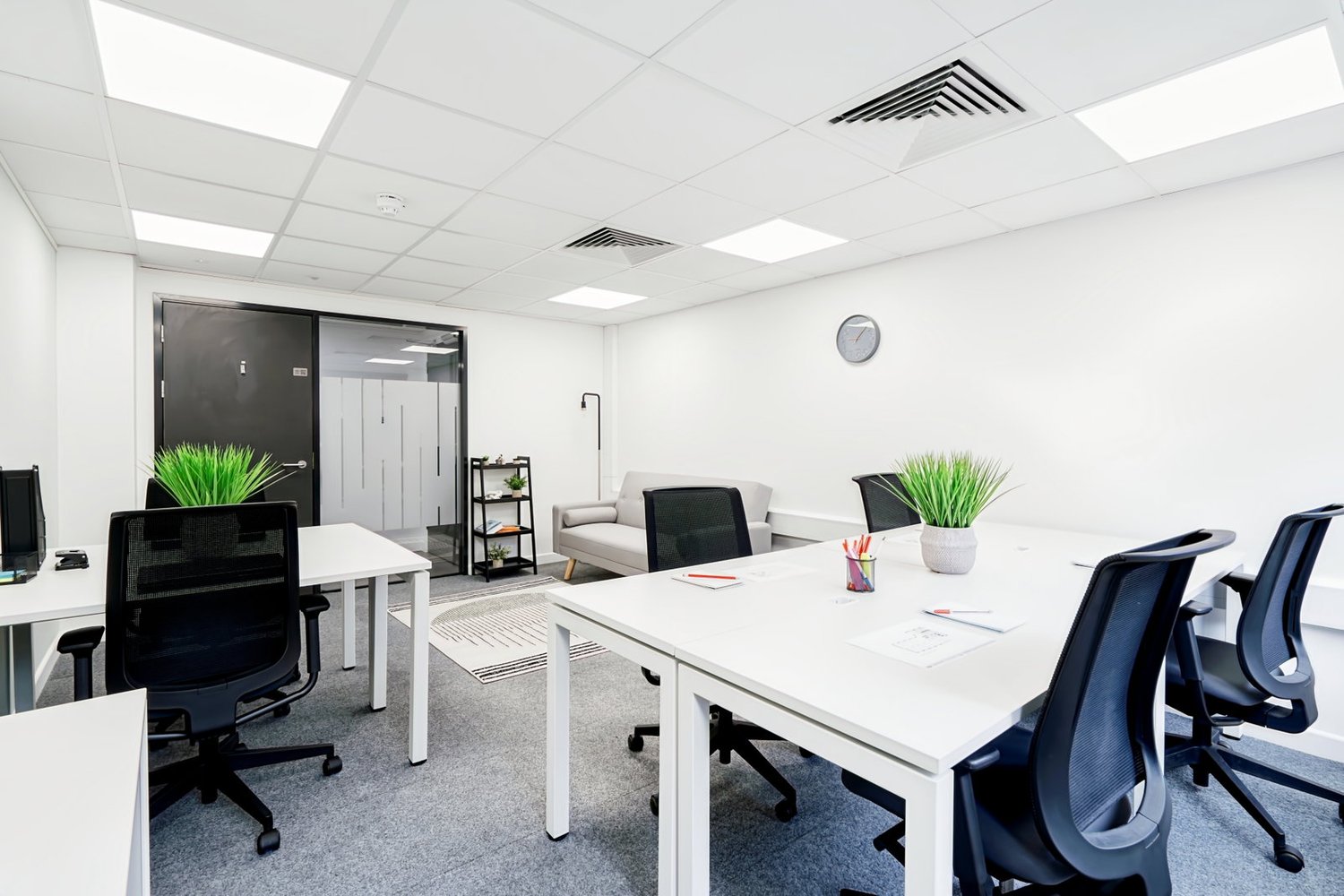 150m² office