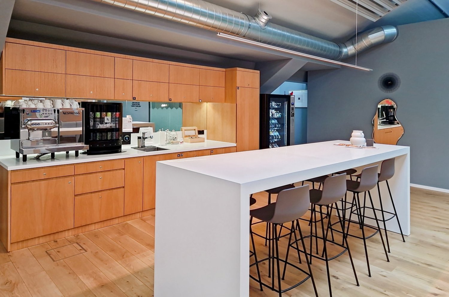 150m² office