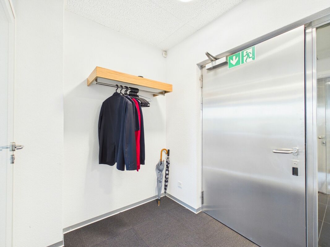 164m² office