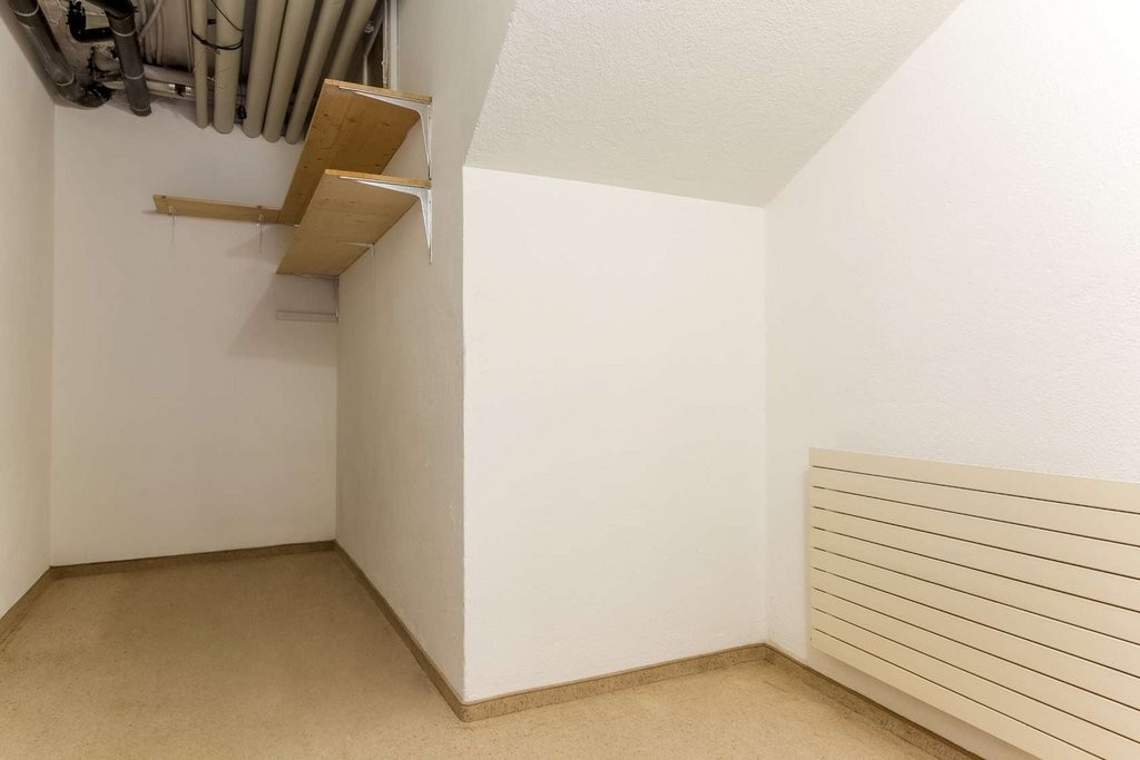 130m² commercial