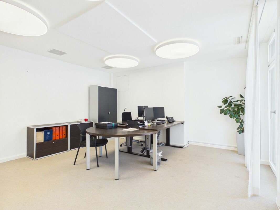 155m² office