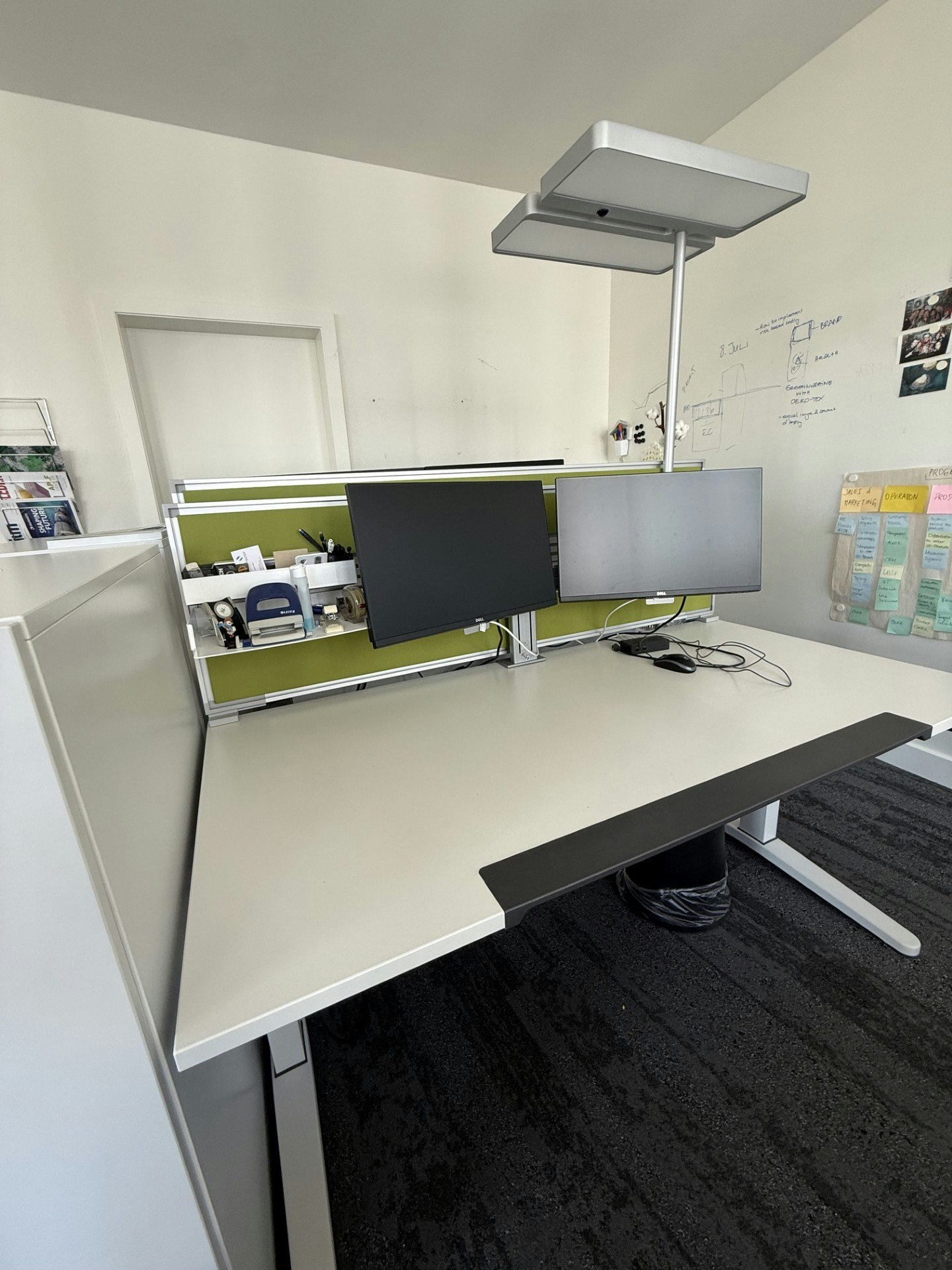 189m² office