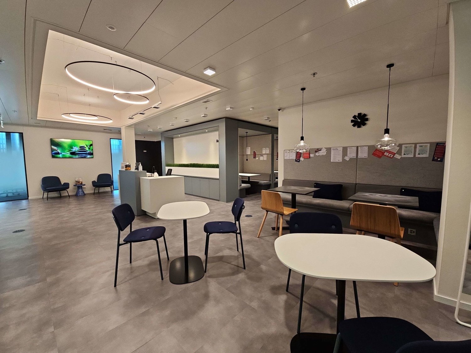 300m² office