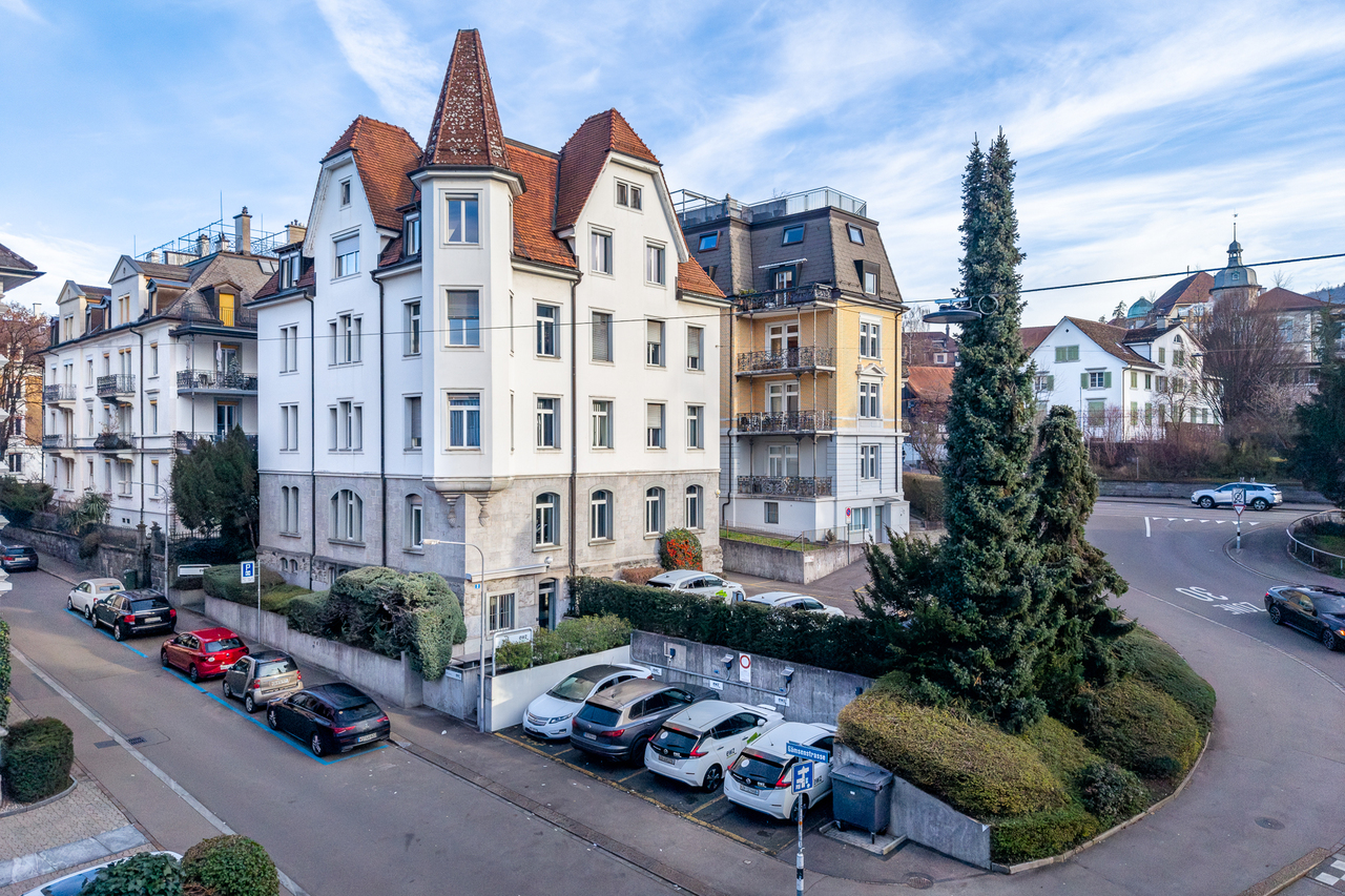 874m² office