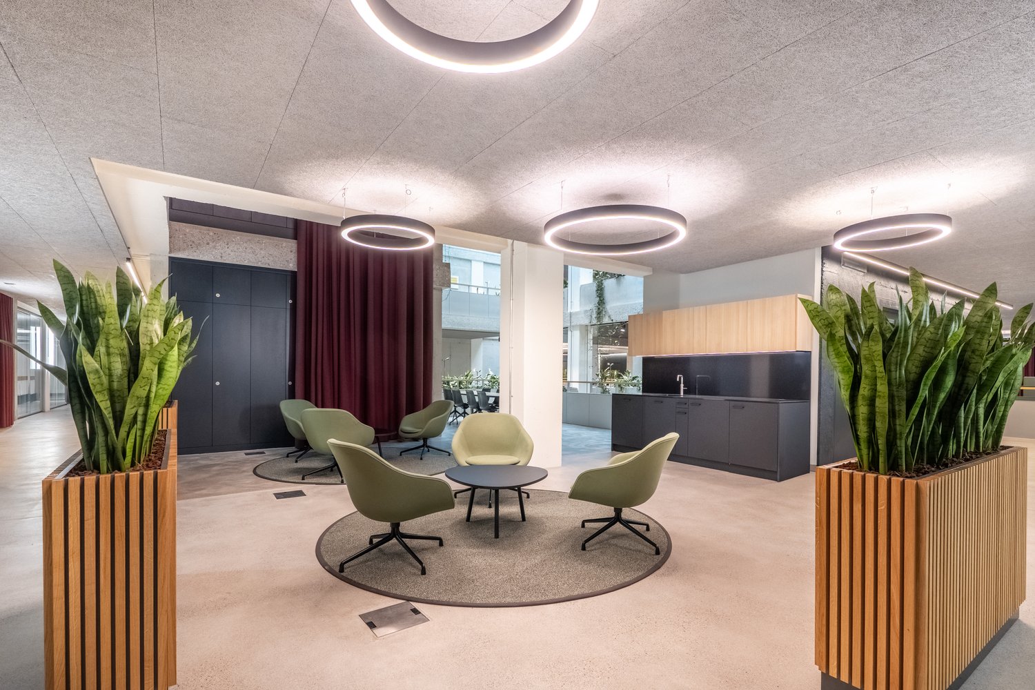 2000m² office