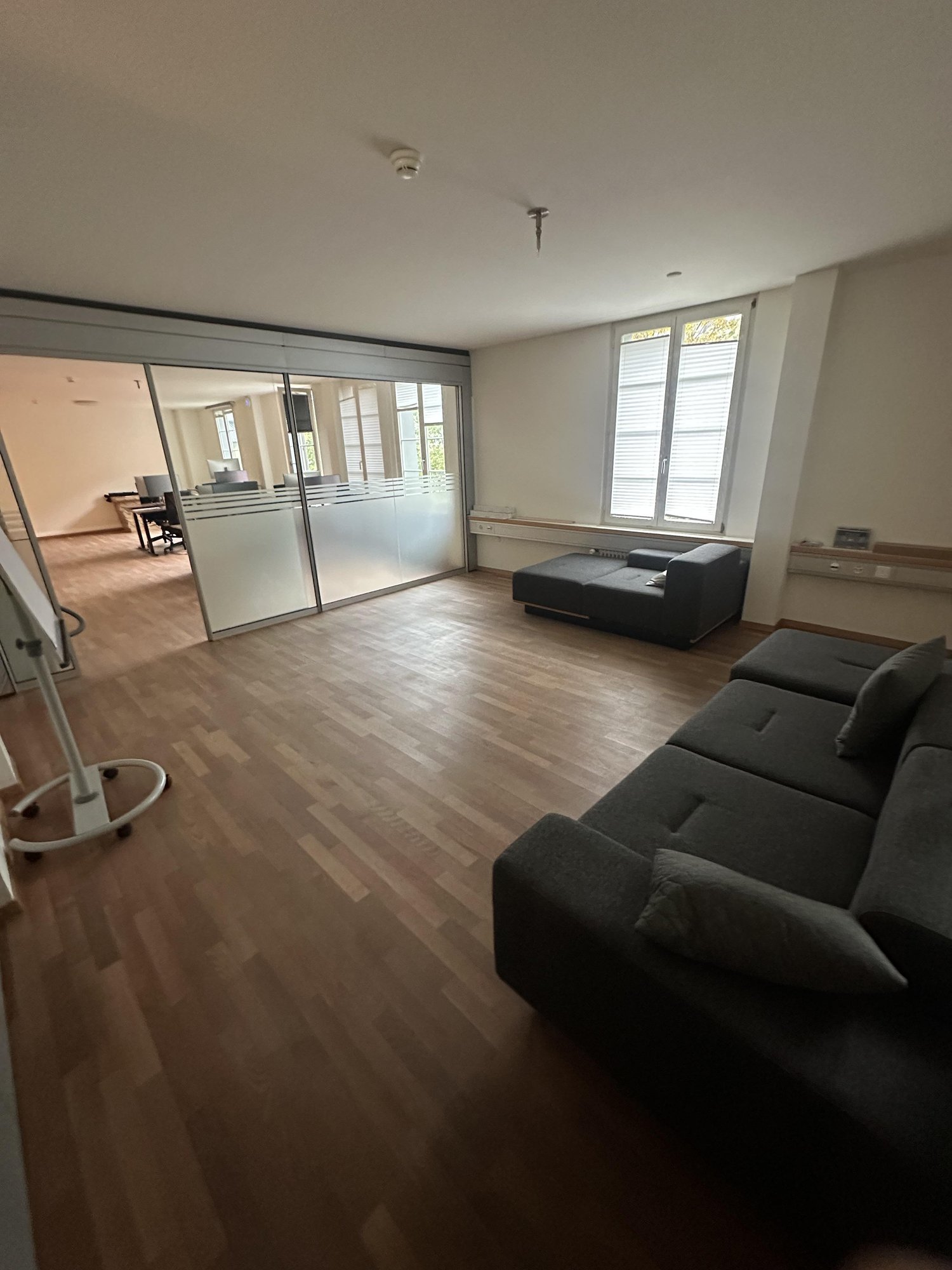 150m² office