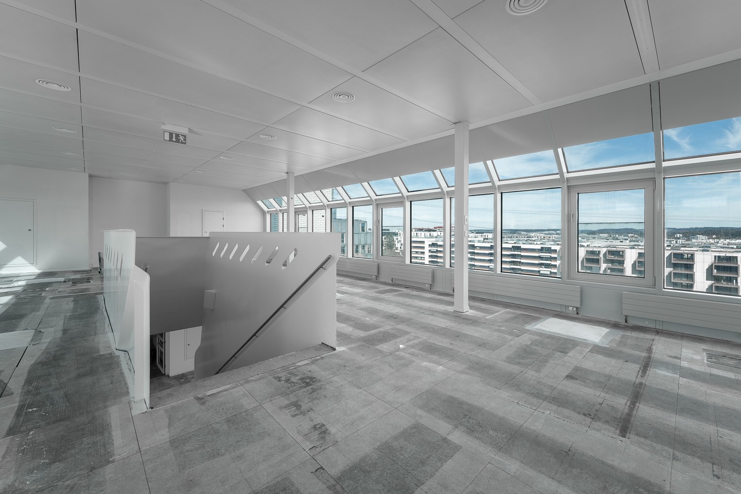 1574m² office