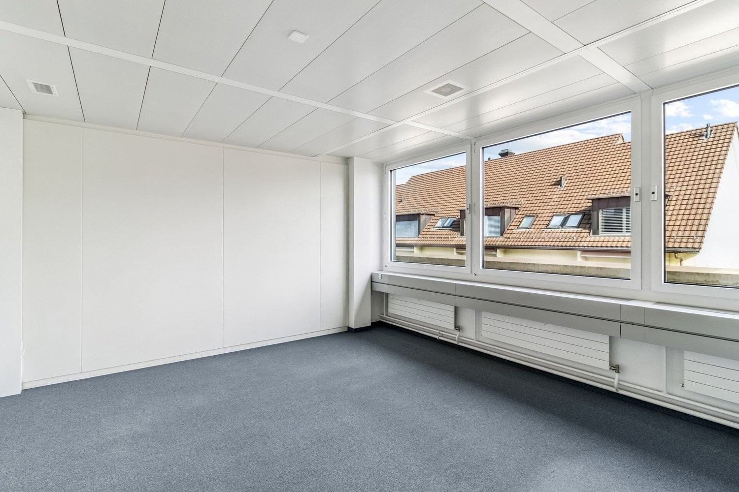 145m² office