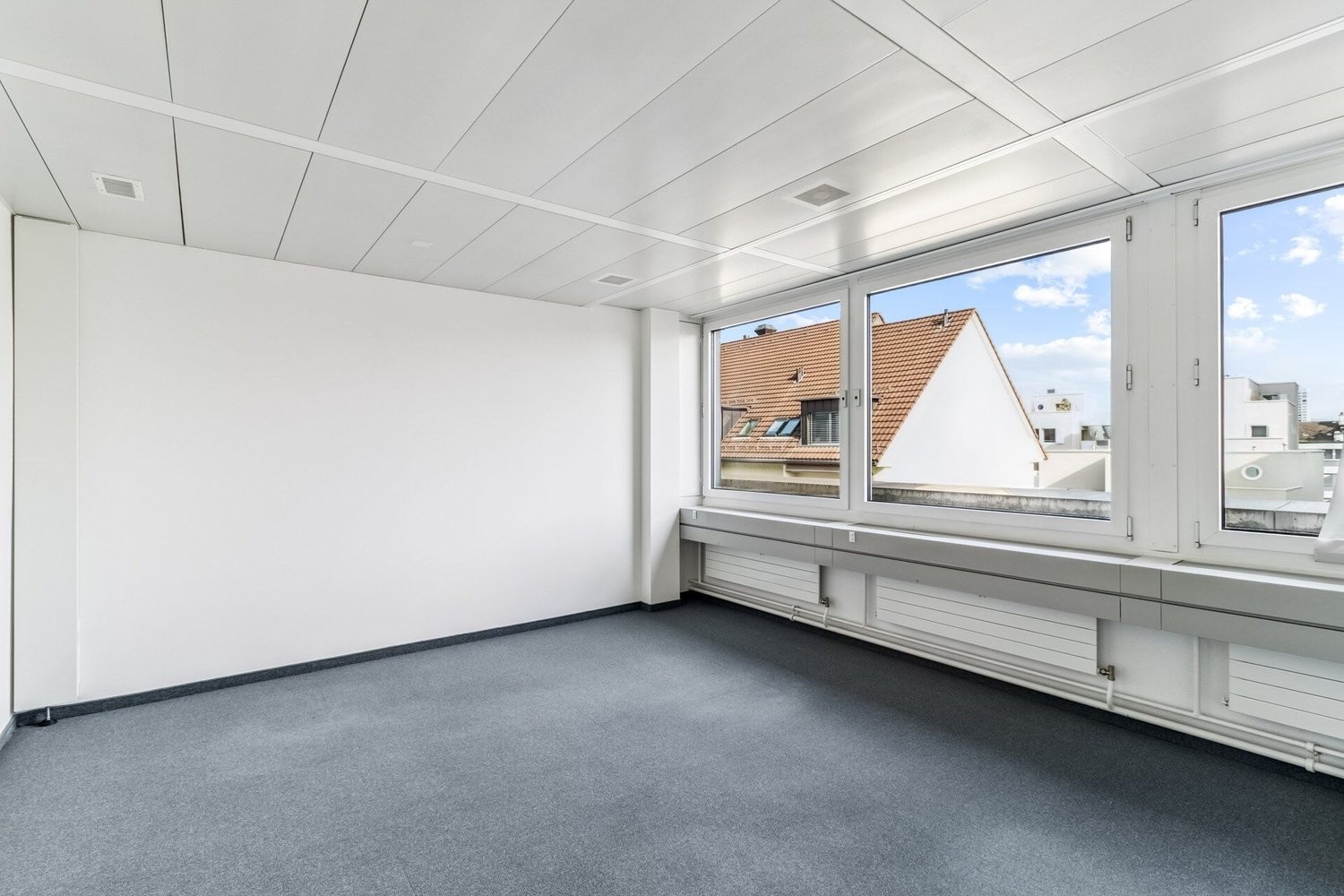 145m² office