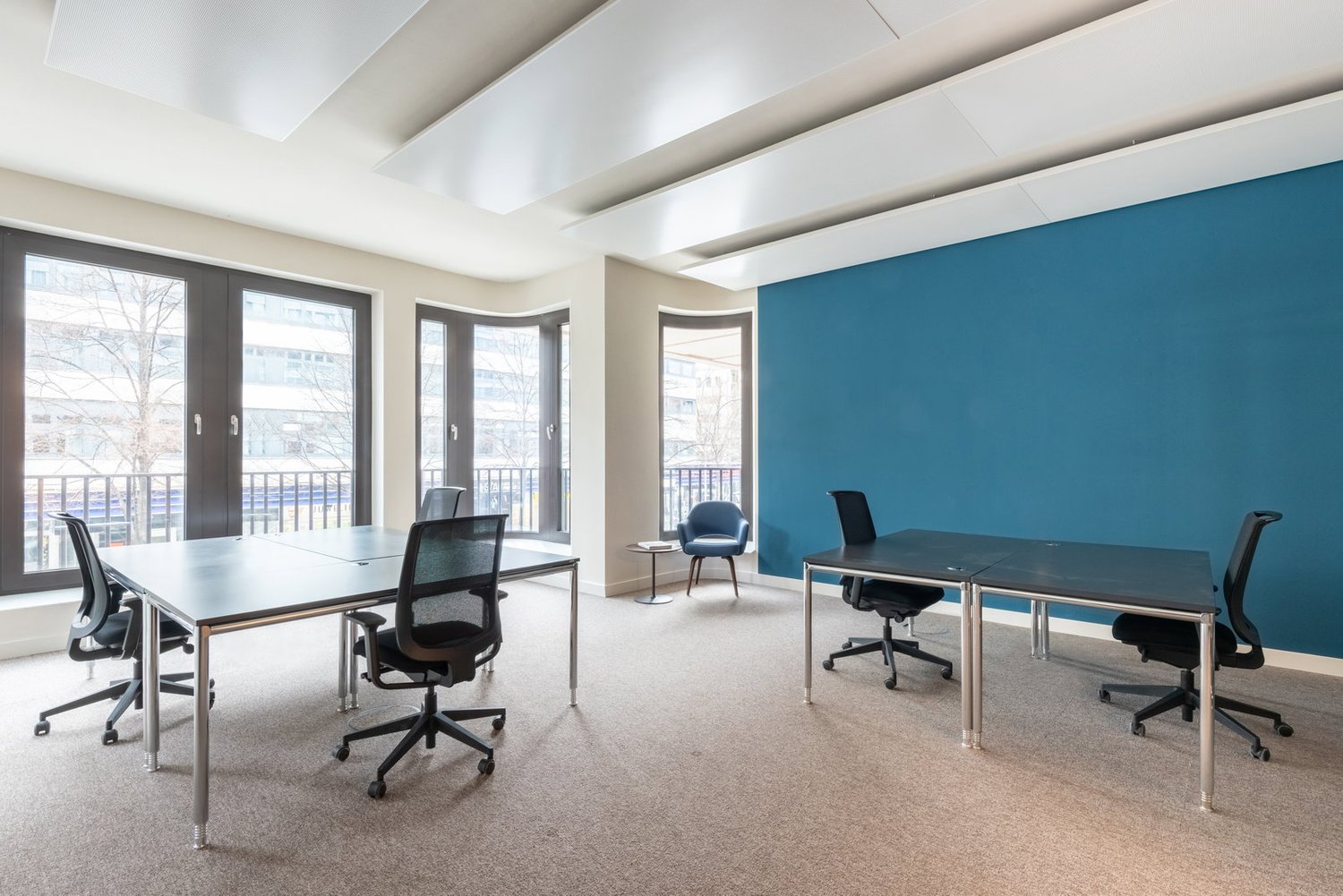 225m² office