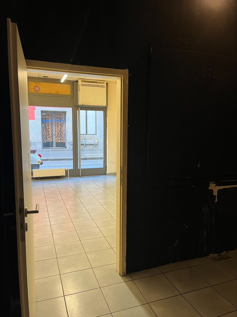 21m² shop