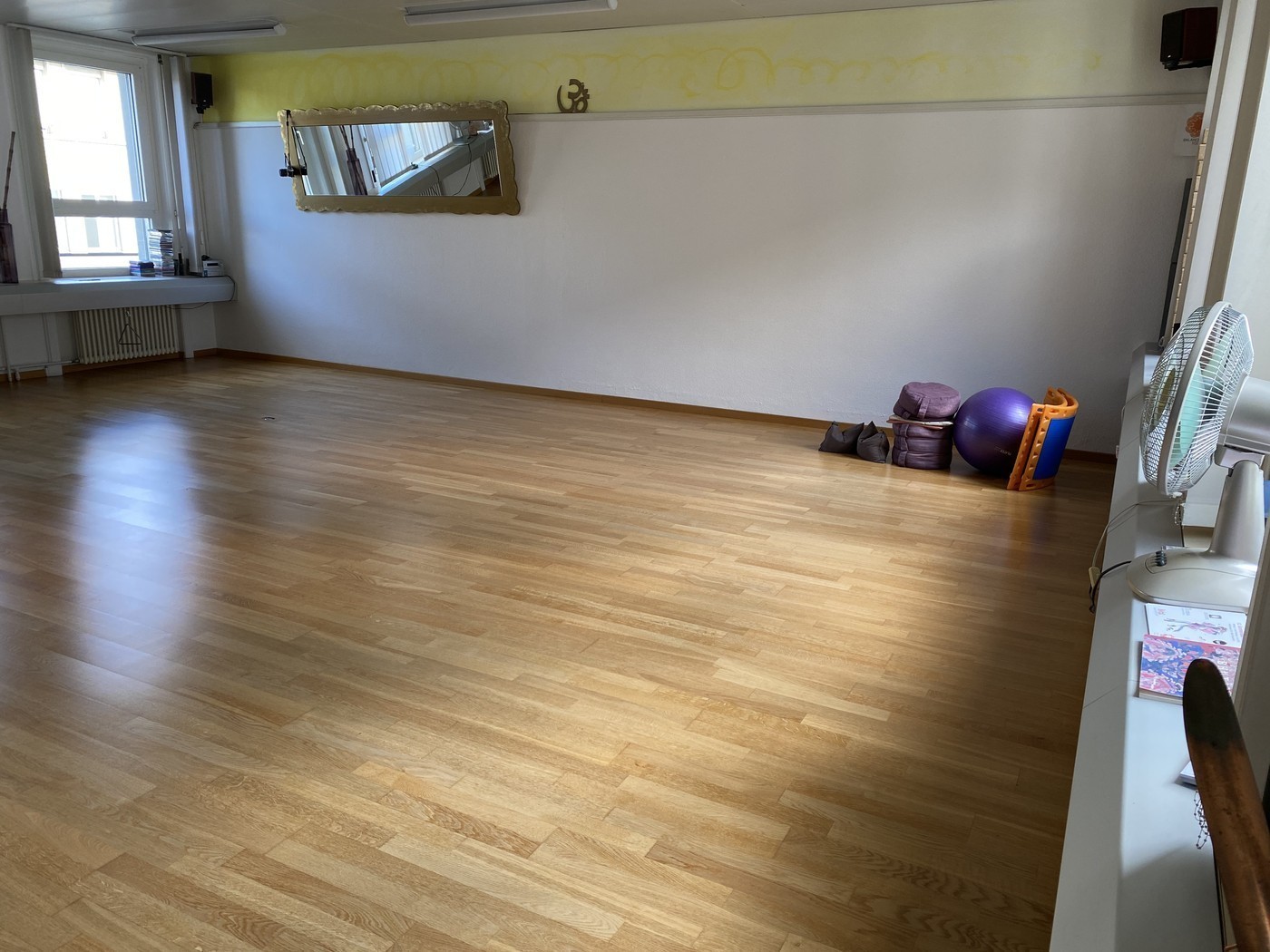 75m² commercial