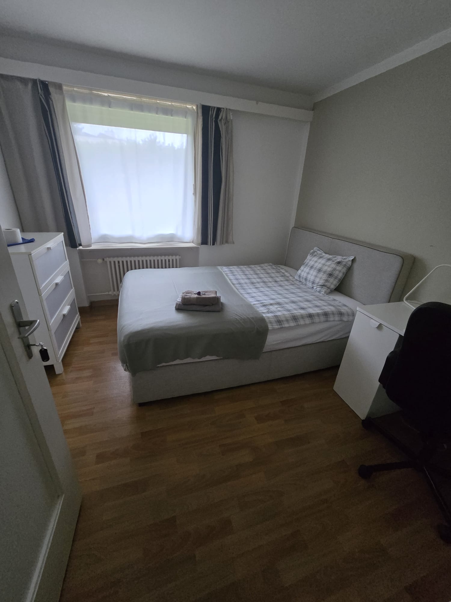 2 room single room, photo 2 of 4