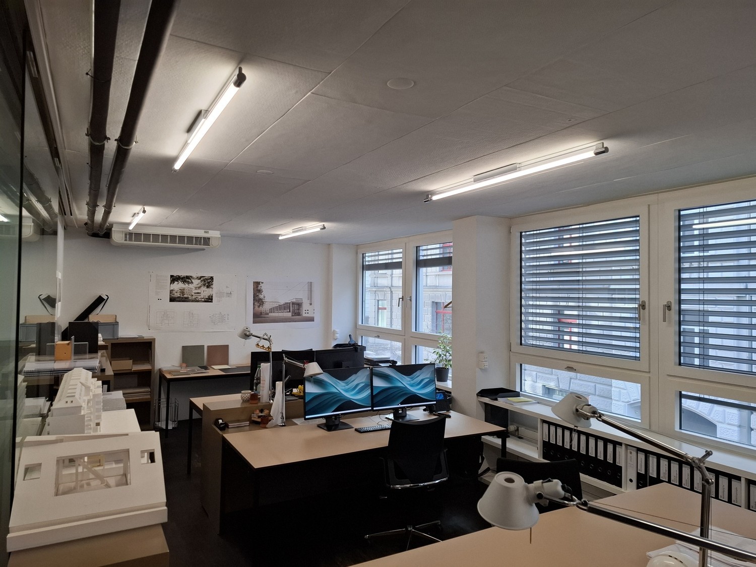 112m² office