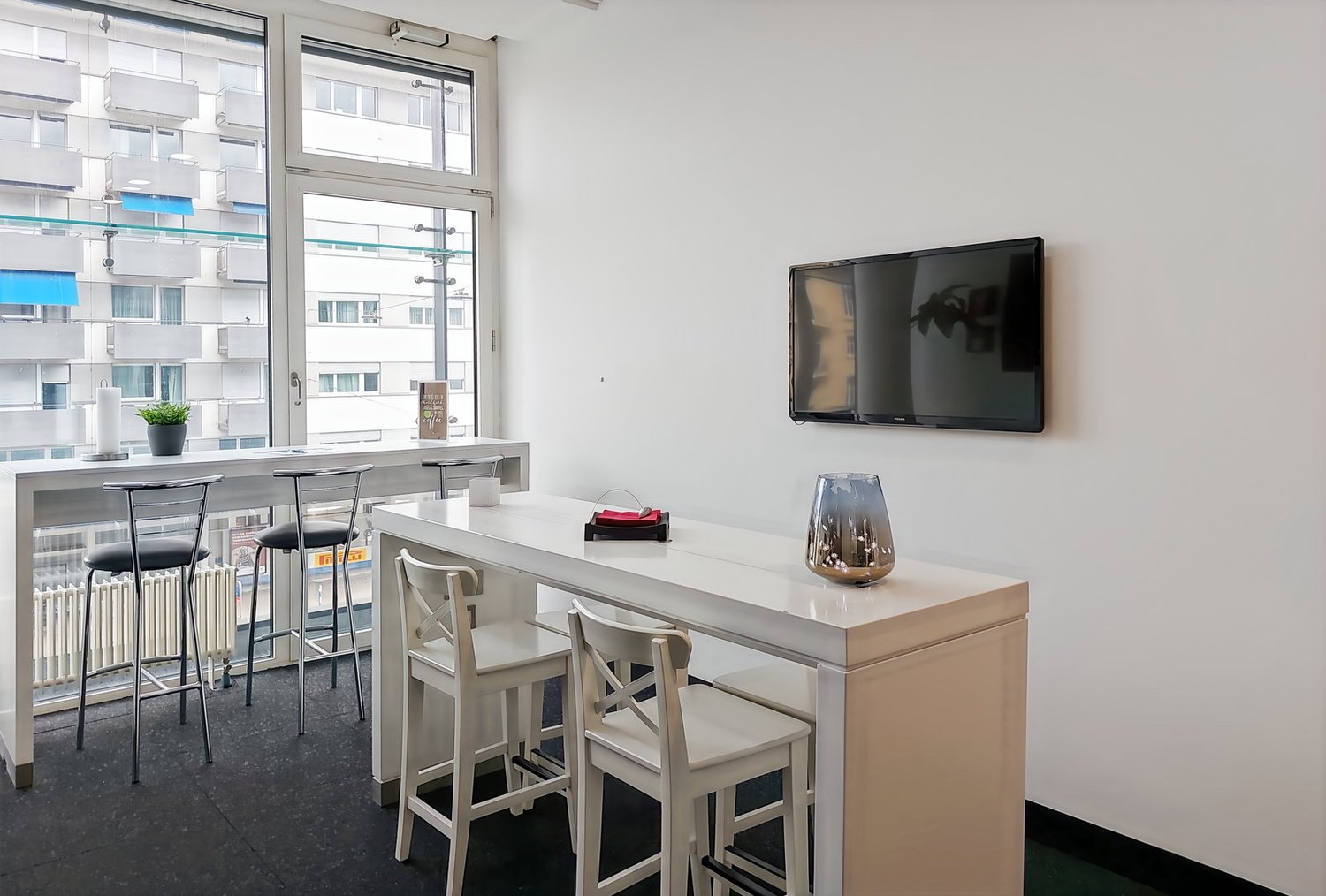 175m² office