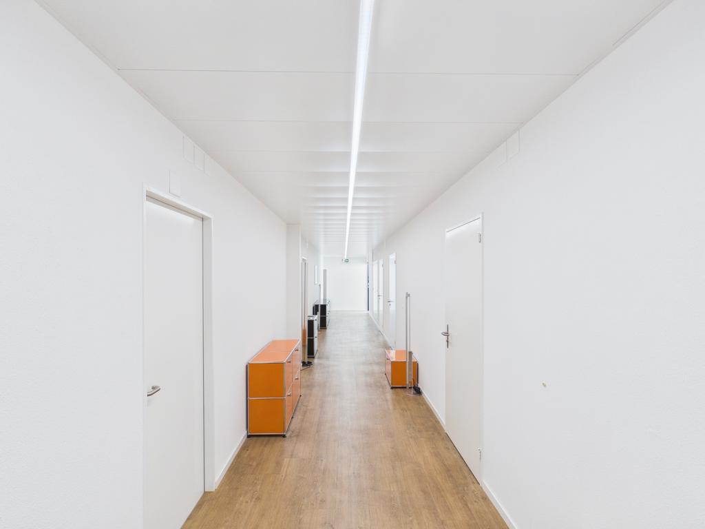 222m² office