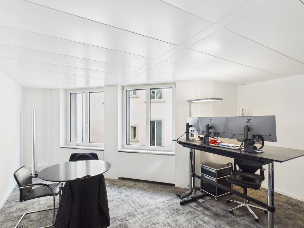 222m² office